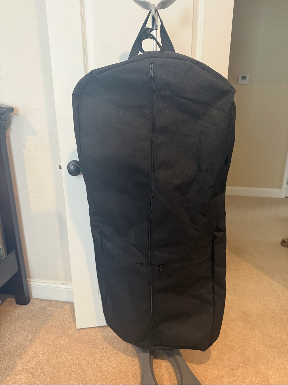 Source Unknown Black Travel Garment Bag with Front Pockets